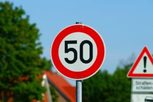 50代が美容医療を安いだけで選ぶと失敗する理由は？